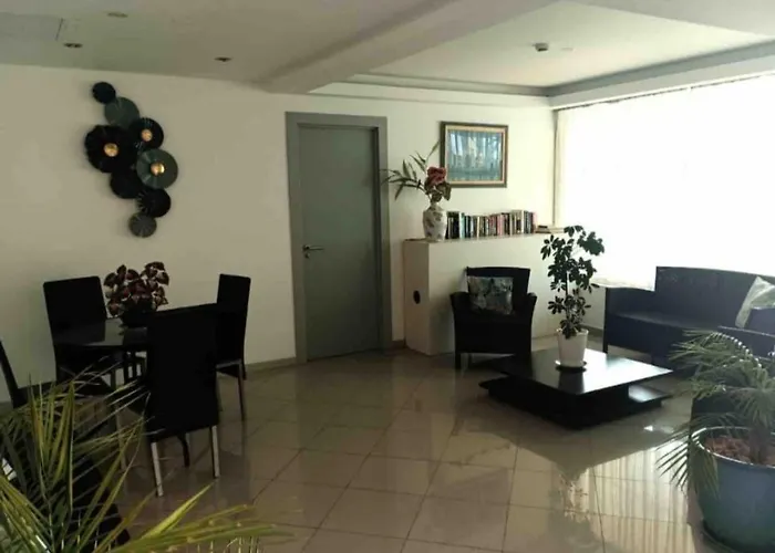 Bayview Old Town 公寓 *